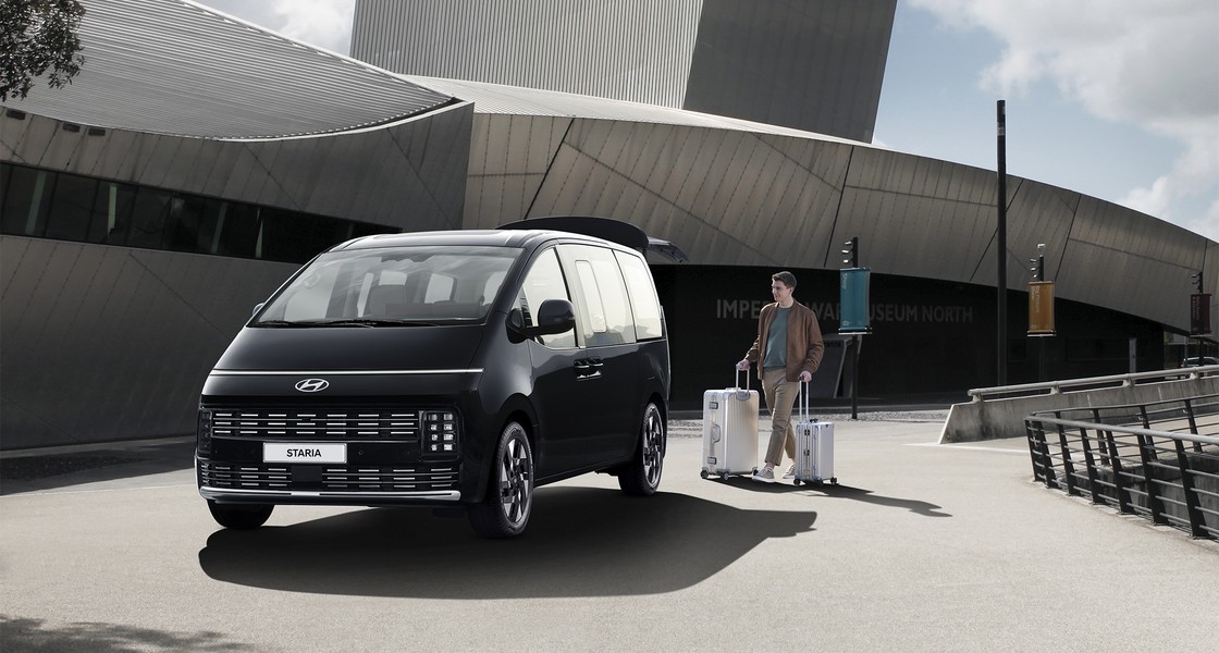 Hyundai Обновленная STARIA, Интеллектуальная дверь багажника с электроприводом